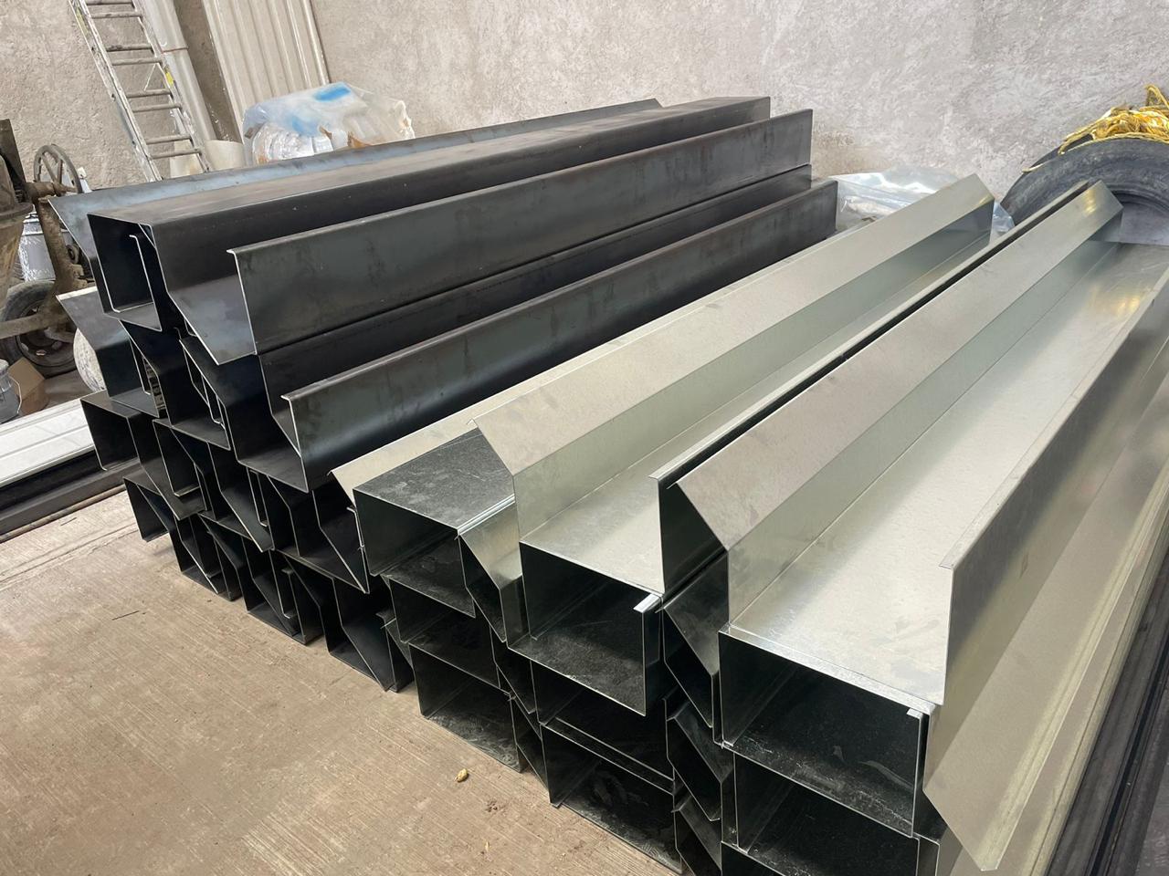 Canalones fabricados en acero al carbón y galvanizado