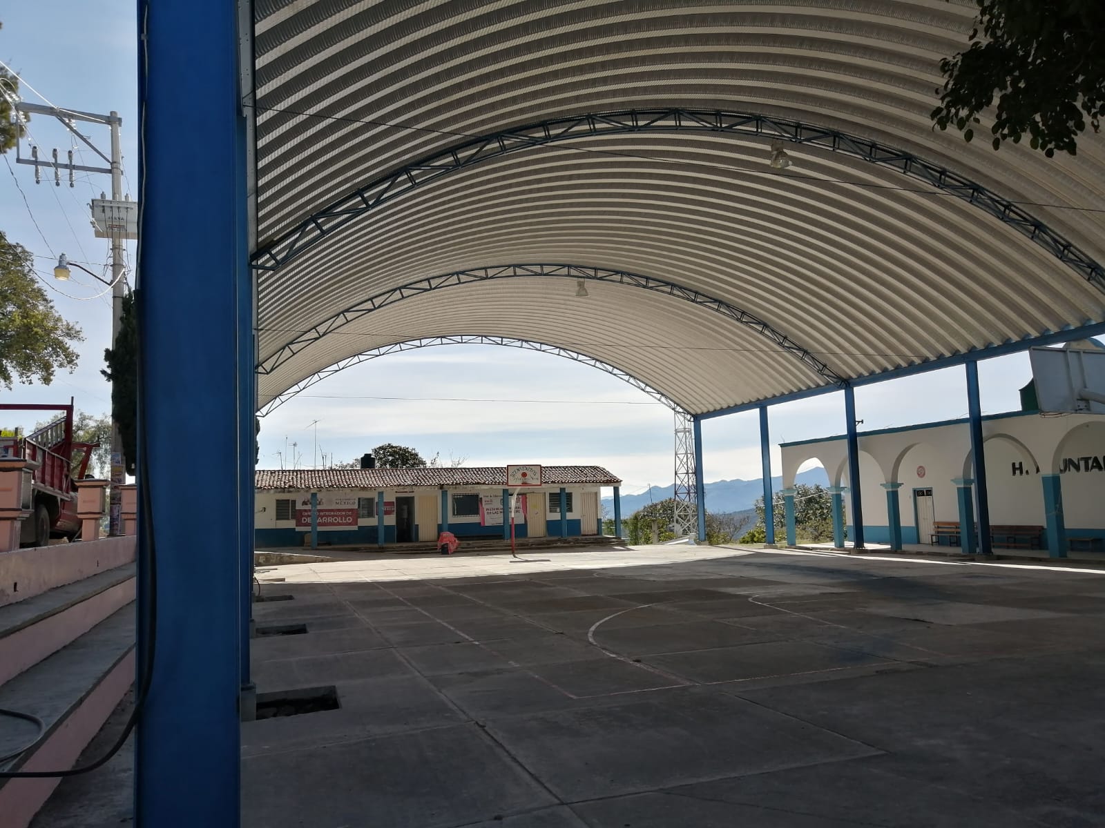 Cubierta curva para cancha y espacio recreativo