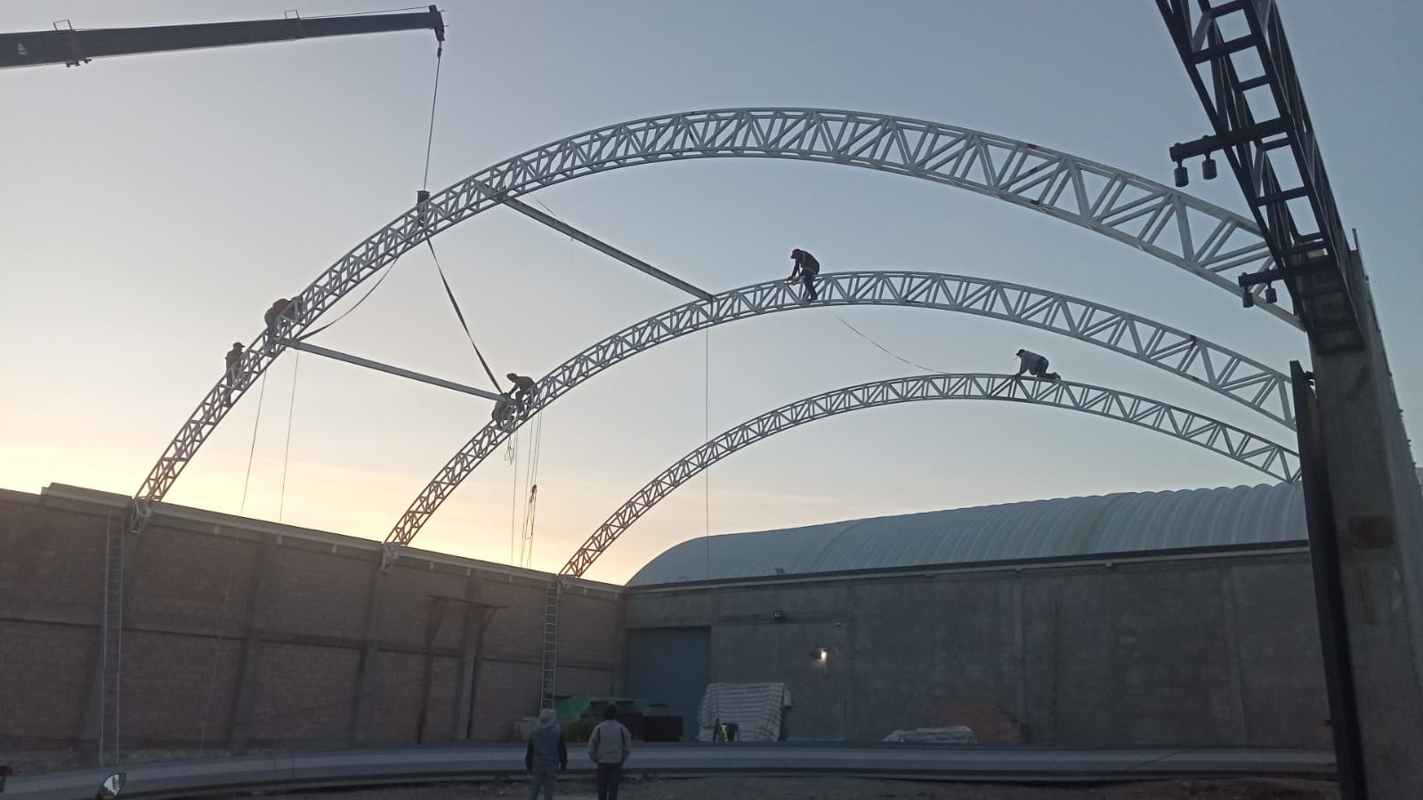 Estructura de acero para arcotecho