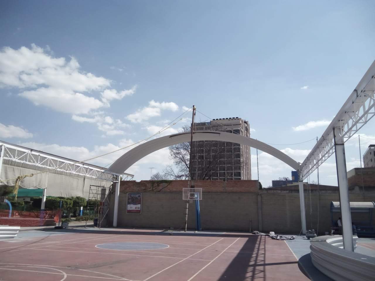 Estructura y cubierta metálica en operación